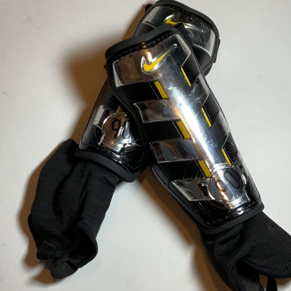 Nike T90 Youth Shin Guards